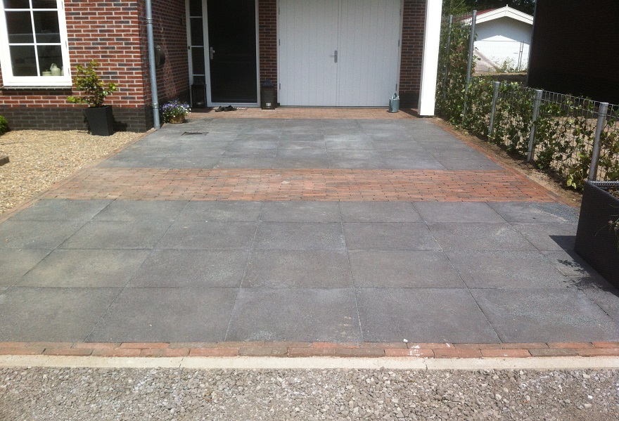Sierbestrating in tuin